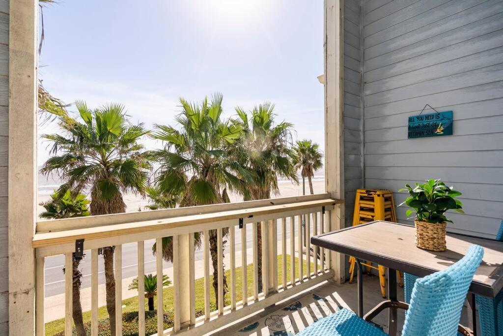 Appartement Oceanfront At The Dawns à Galveston Extérieur photo